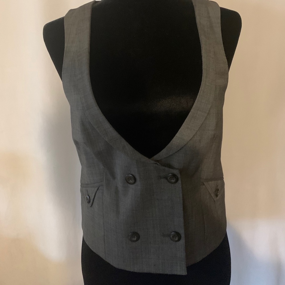GAP vest